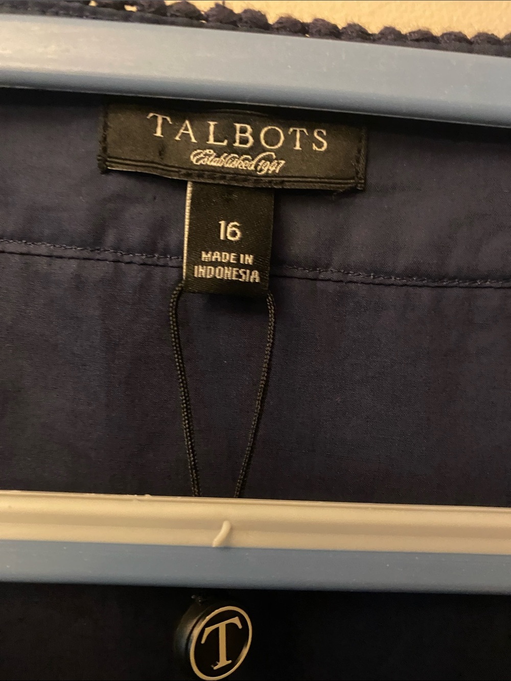 Talbots Navy Embroidered V-Neck Sleeveless Camisole ๐ - Picture 4 of 9